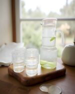 JARRA DE VIDRIO 1.2 LITROS CON TAPA + 4 VASOS